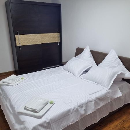 Anto2 Apartment Кълъраш Екстериор снимка